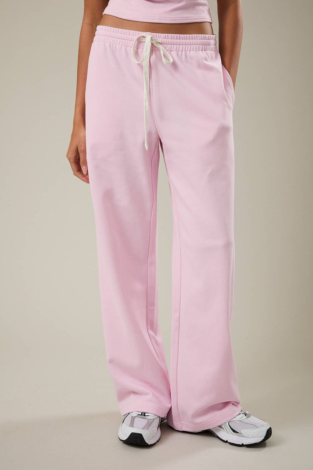 MID-RISE WIDE LEG SWEATPANTS