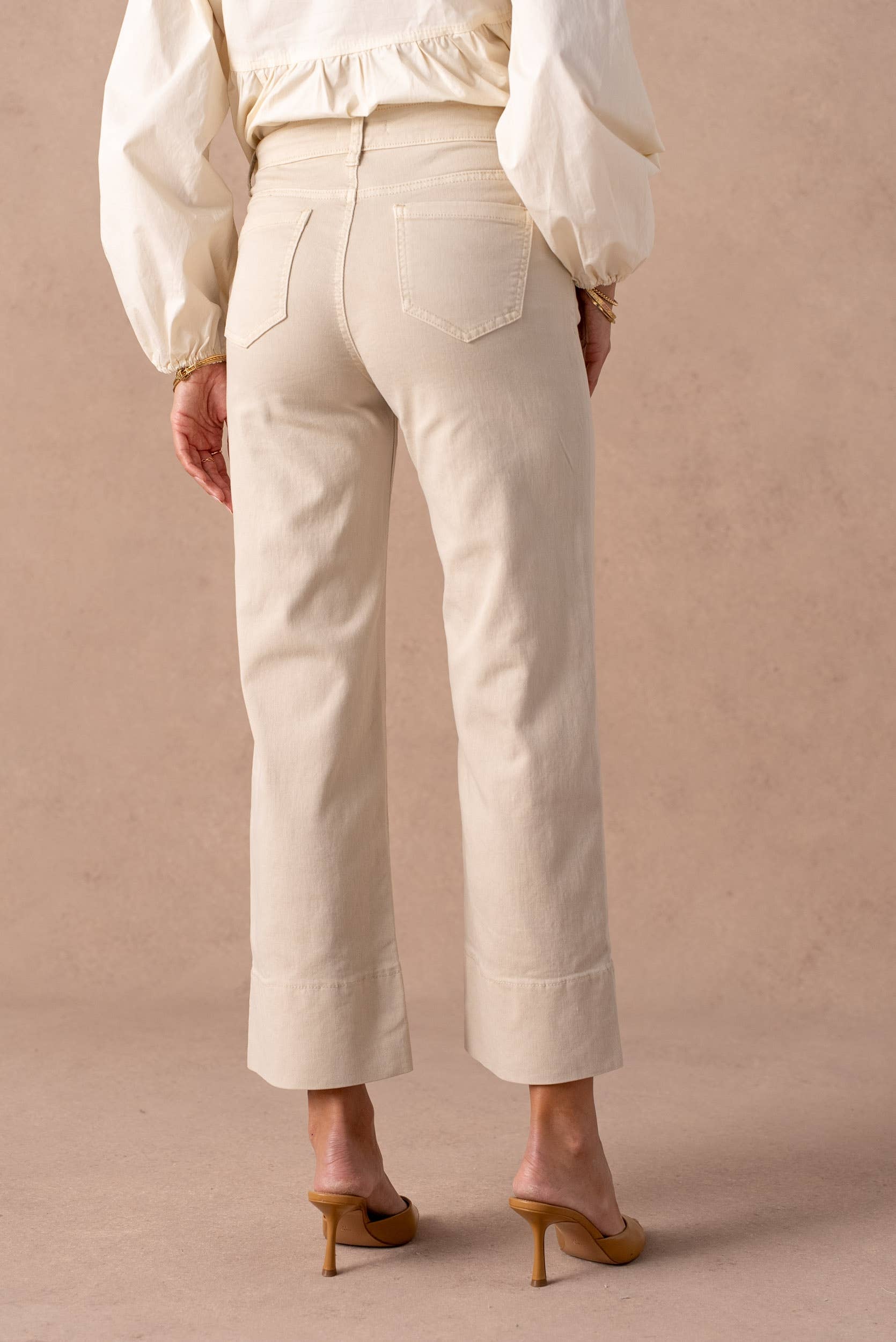 7/8 wide leg jeans with sewn hem