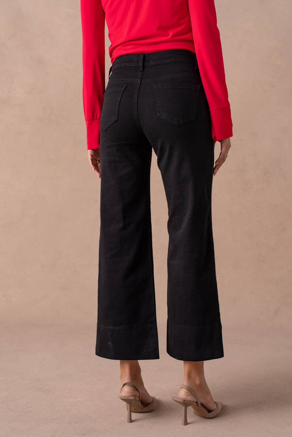 7/8 wide leg jeans with sewn hem