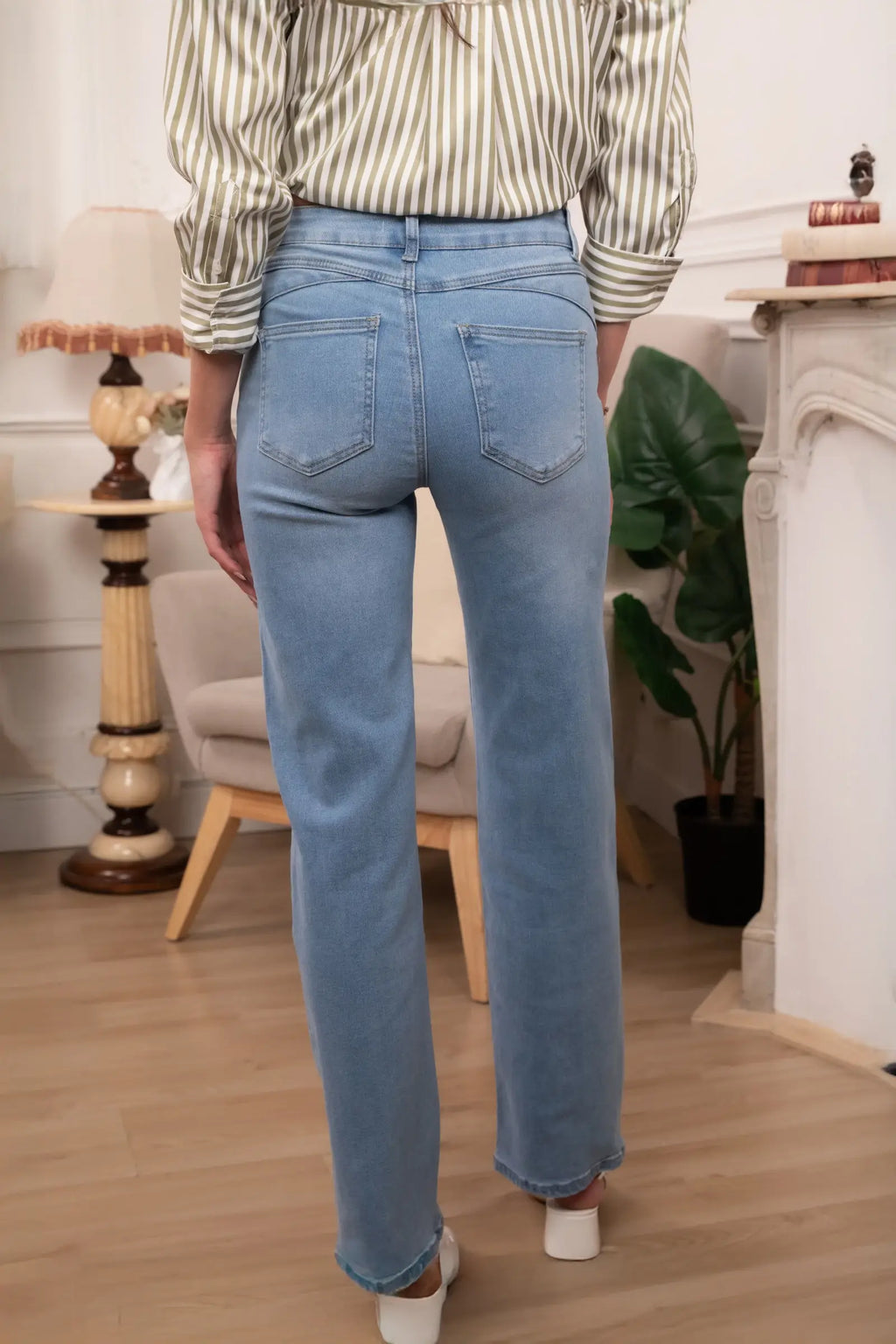 Wide straight-leg jeans