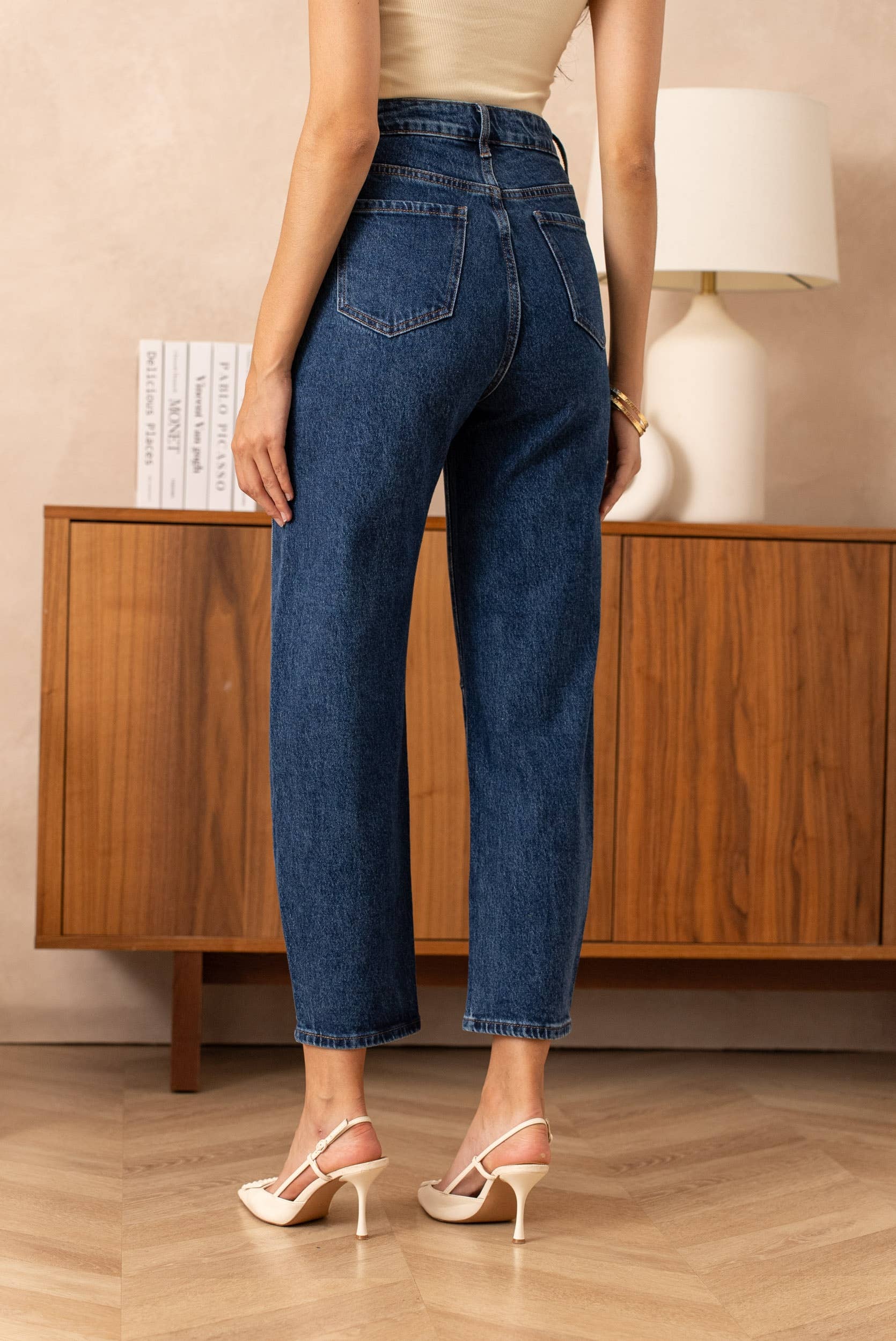 Jean balloon with knee seam