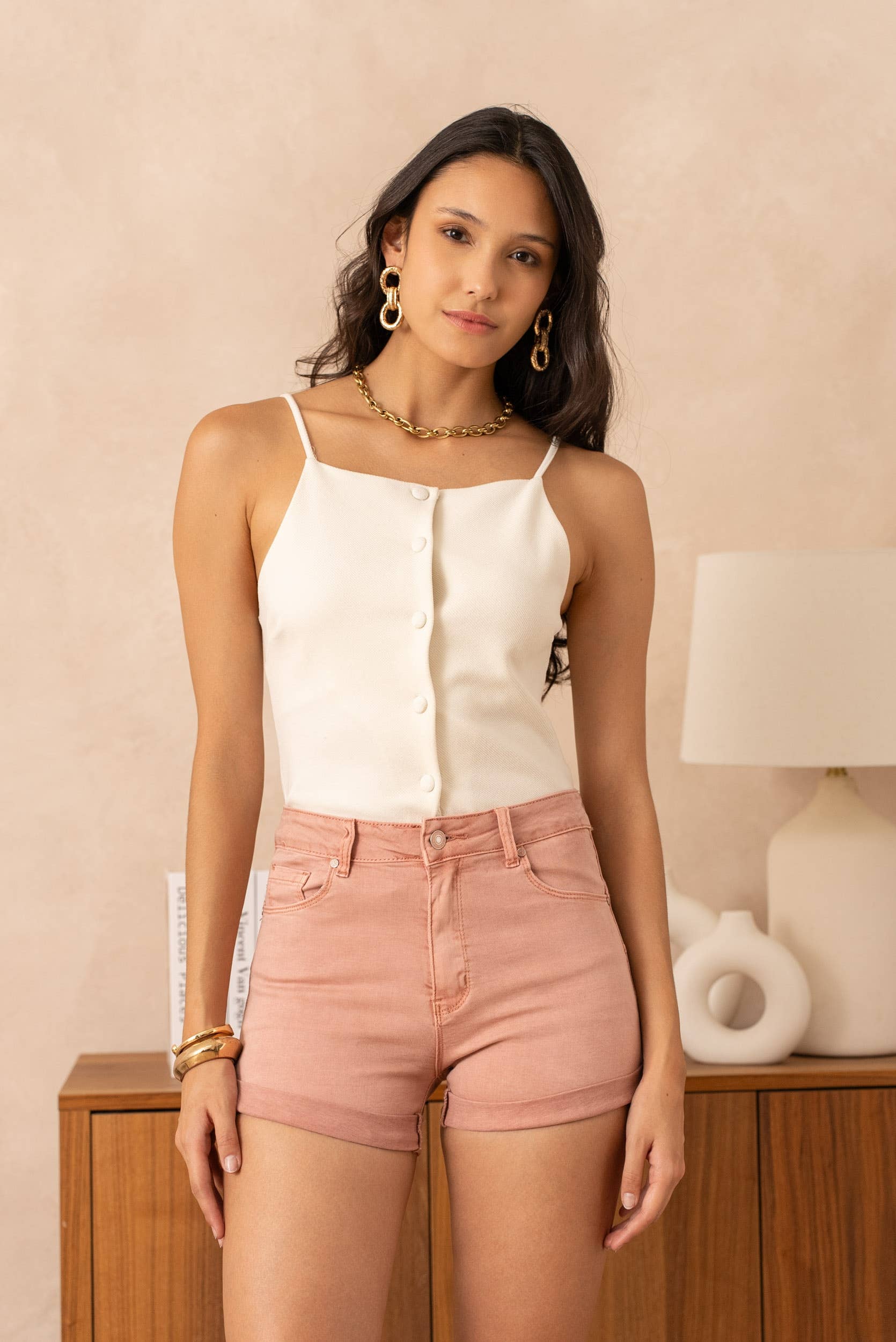 Push-up colored denim shorts