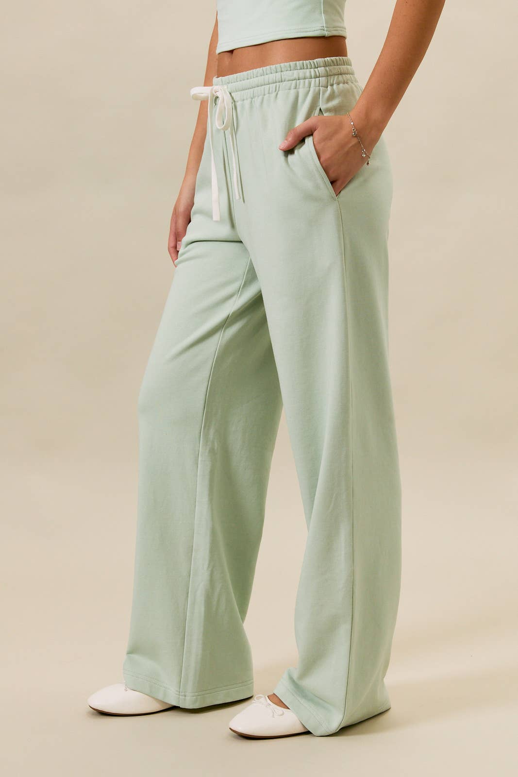 MID-RISE WIDE LEG SWEATPANTS