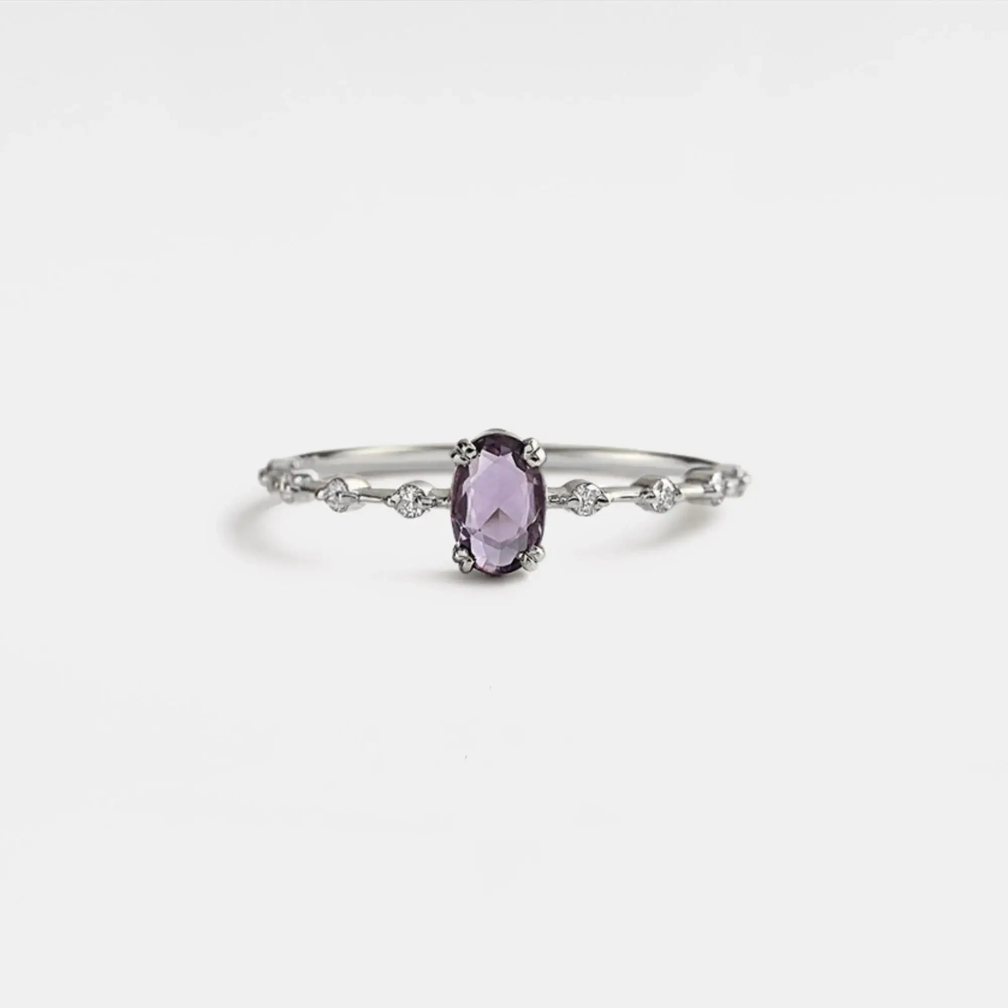 Oval Cut Natural Amethyst Ring in 925 Sterling Silver
