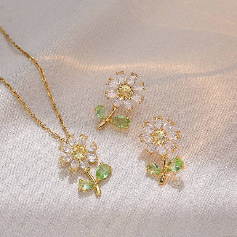 Dainty Flower Pendant Necklace in Stainless Steel