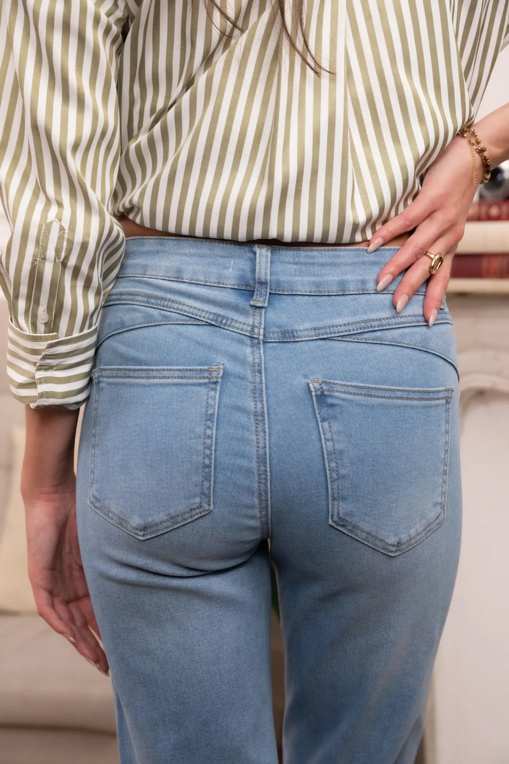 Wide straight-leg jeans
