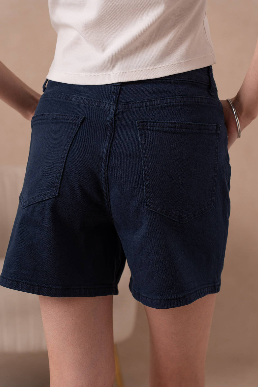Mom-style denim shorts: Noir / L
